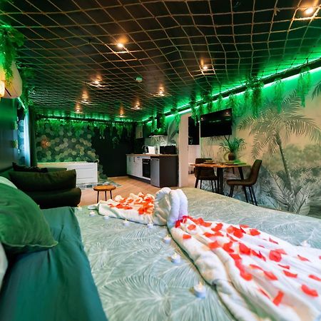 L'Oasis Tropicale, Jacuzzi, Love Room 罗珀南 外观 照片