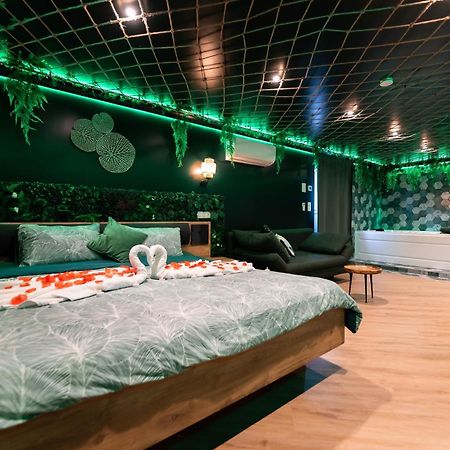 L'Oasis Tropicale, Jacuzzi, Love Room 罗珀南 外观 照片