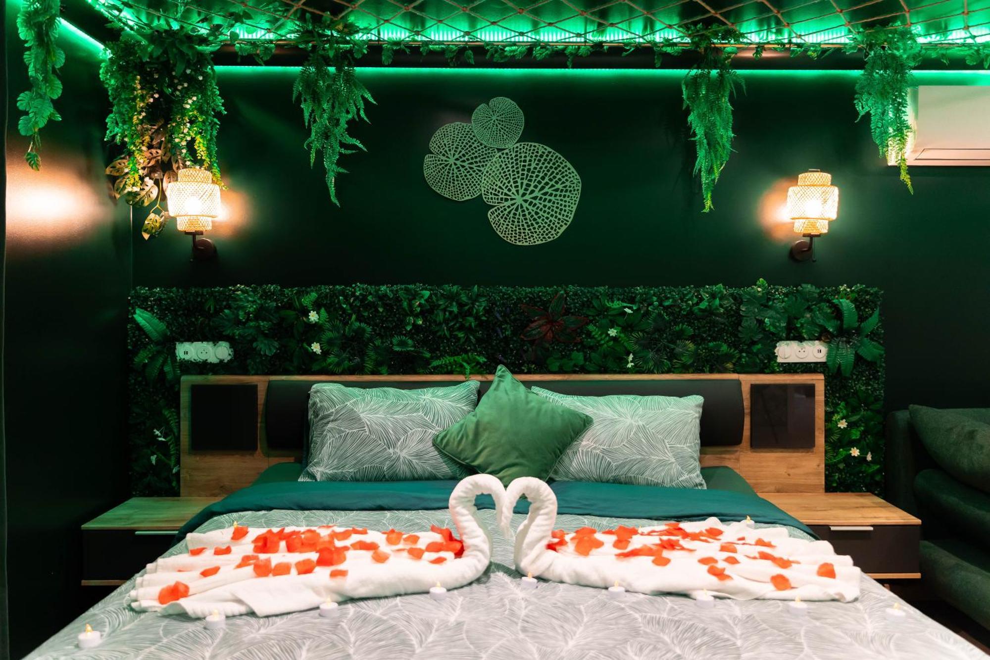 L'Oasis Tropicale, Jacuzzi, Love Room 罗珀南 外观 照片