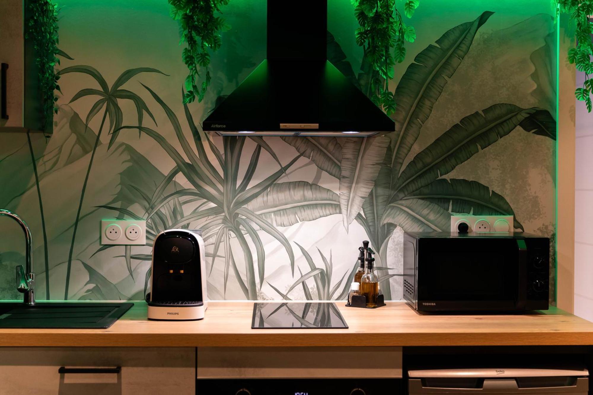 L'Oasis Tropicale, Jacuzzi, Love Room 罗珀南 外观 照片